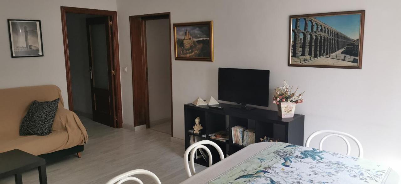Villa Luna de Segovia Leganés Exterior foto