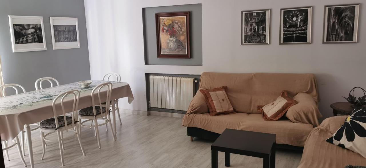 Villa Luna de Segovia Leganés Exterior foto