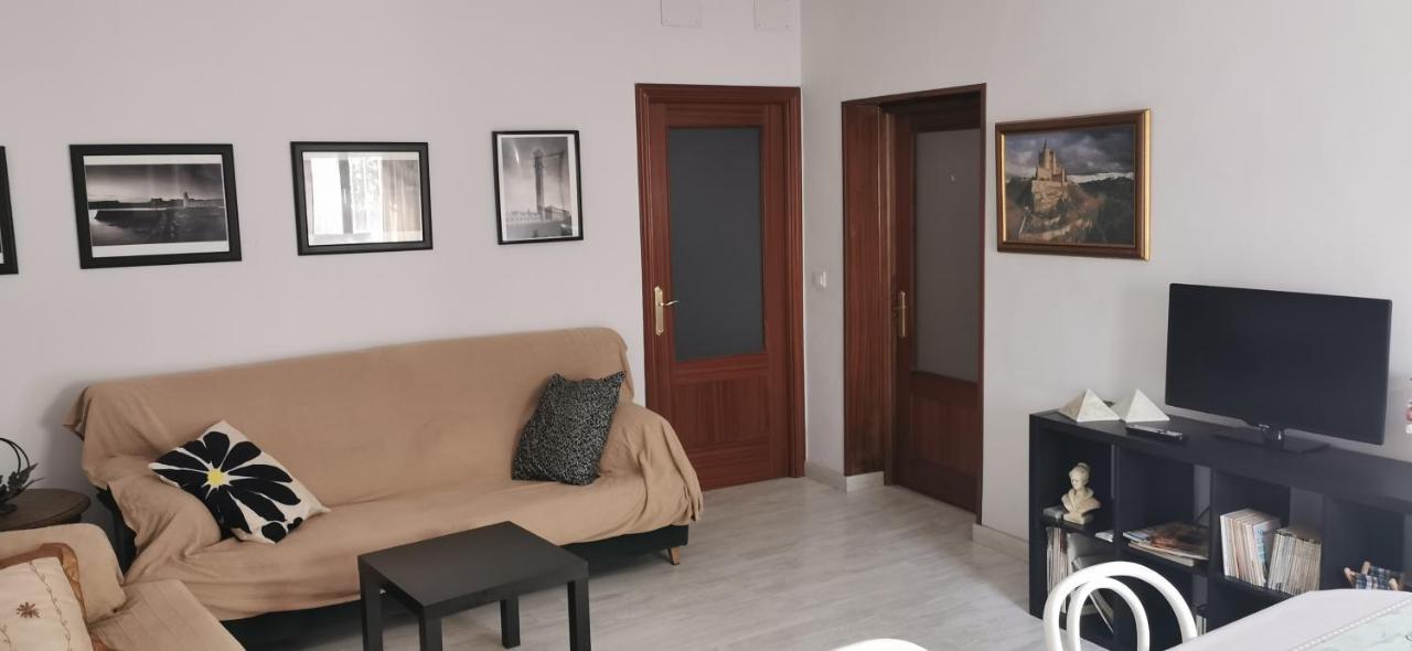 Villa Luna de Segovia Leganés Exterior foto